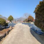 宅地への入口です。南から北へ向いて撮った写真です。