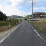 南側道路：東から西へ向いて撮った写真です。