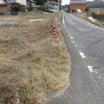 南側道路：西から東へ向いて撮った写真です。