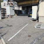 北西側共用駐車場:隣の貸店舗と共用になります。5台駐車可能。 北西側共用駐車場:隣の貸店舗と共用になります。5台駐車可能。