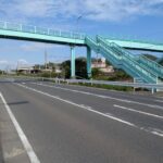 前面道路:西から東へ向いて撮った写真です。 前面道路:西から東へ向いて撮った写真です。