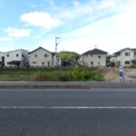 東から西へ向いて撮った写真です。 (外観)