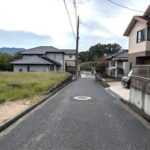 前面道路:北西から南東へ向いて撮った写真です。 前面道路:北西から南東へ向いて撮った写真です。