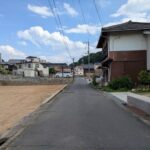 前面道路：北から南へ向いて撮った写真です。