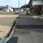 前面道路:北から南へ向いて撮った写真です。 前面道路:北から南へ向いて撮った写真です。