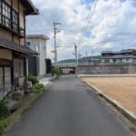 前面道路：南から北へ向いて撮った写真です。