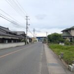 前面道路:南から北へ向いて撮った写真です。 前面道路:南から北へ向いて撮った写真です。